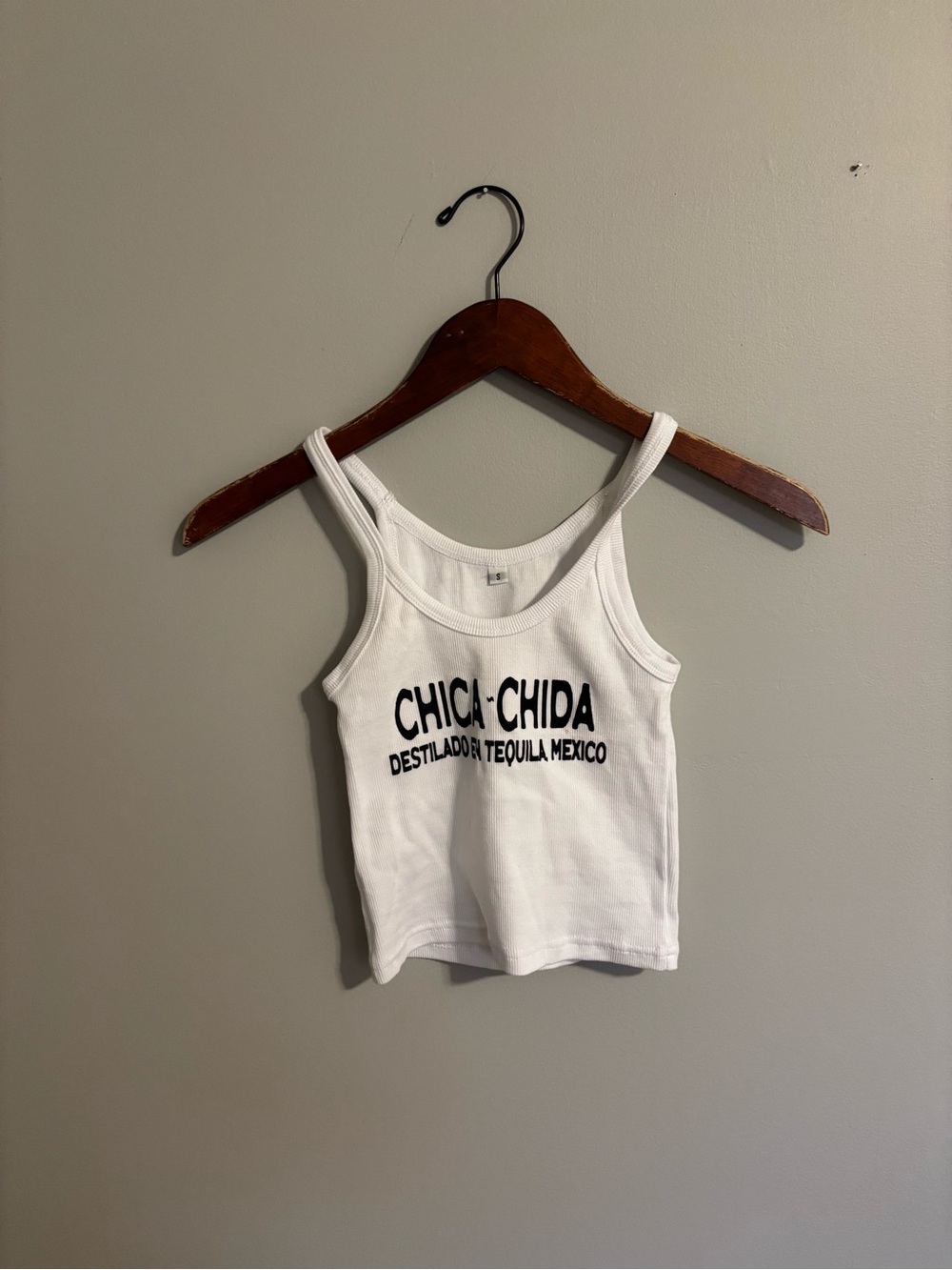 chic White Ribbed Tank with Black Graphic